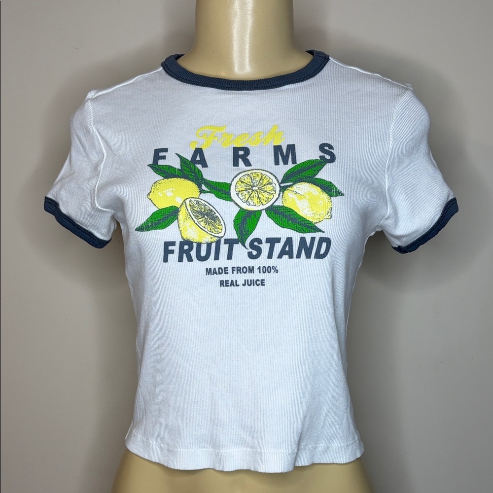 Social Culture White Crop Top with Lemon Graphic Size L